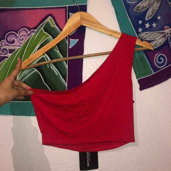 Pretty Little Thing Top - Picture 1 of 4